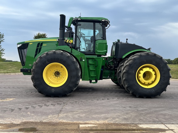 2023 John Deere 9R 640 Tractor 4WD