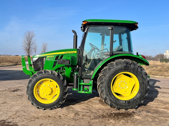 2024 John Deere 5075E Tractor