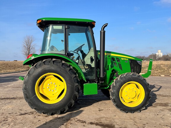 2024 John Deere 5075E Tractor