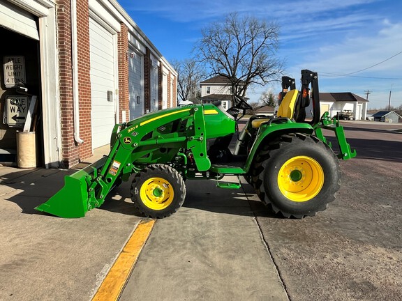 2023 John Deere 3046R Tractor Compact