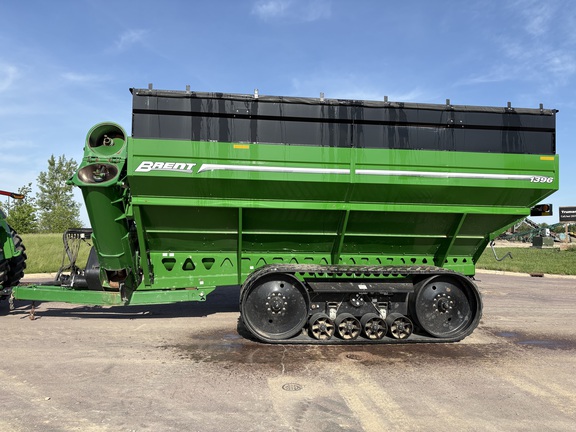 2021 Brent 1396 Grain Cart