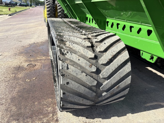 2021 Brent 1396 Grain Cart