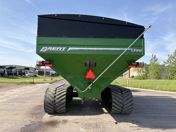 2021 Brent 1396 Grain Cart