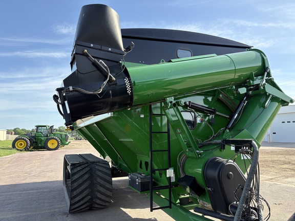 2021 Brent 1396 Grain Cart
