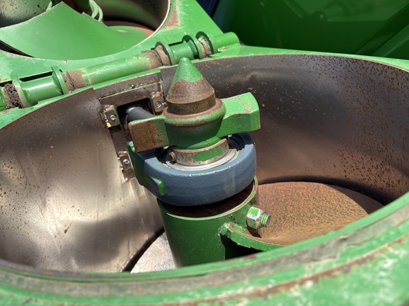 2021 Brent 1396 Grain Cart