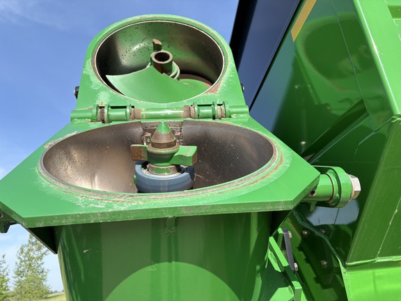 2021 Brent 1396 Grain Cart