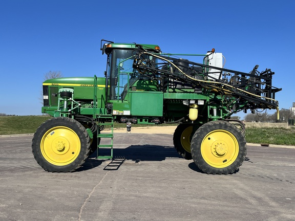 1997 John Deere 4700 Sprayer/High Clearance