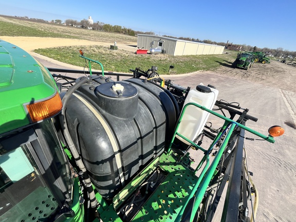 1997 John Deere 4700 Sprayer/High Clearance