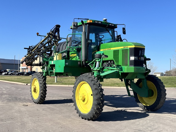 1997 John Deere 4700 Sprayer/High Clearance