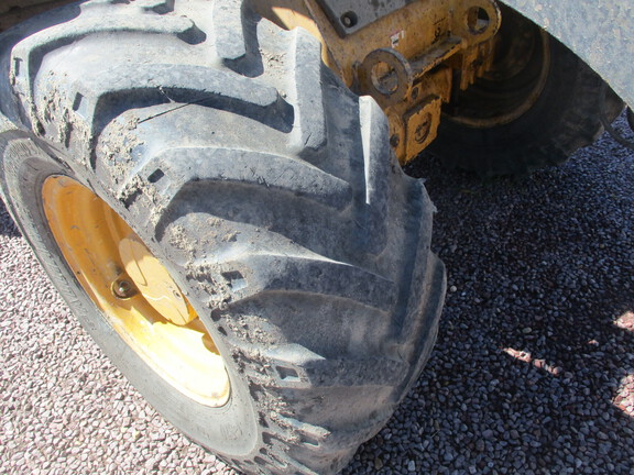 2014 John Deere 244J Compact Utility Loader