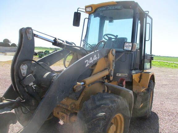 2014 John Deere 244J Compact Utility Loader