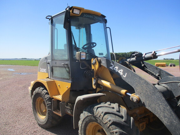 2014 John Deere 244J Compact Utility Loader