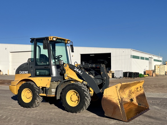 2014 John Deere 244J Compact Utility Loader