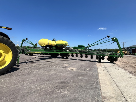 2010 John Deere 1770NT CCS Planter