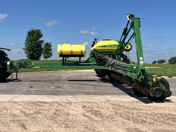 2010 John Deere 1770NT CCS Planter