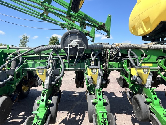 2010 John Deere 1770NT CCS Planter