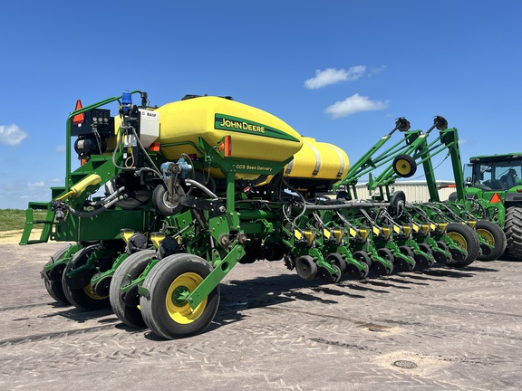 2010 John Deere 1770NT CCS Planter