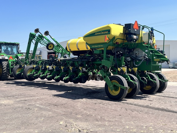 2010 John Deere 1770NT CCS Planter