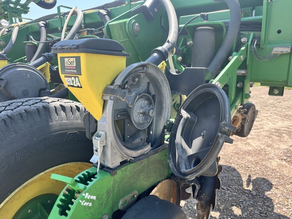 2010 John Deere 1770NT CCS Planter