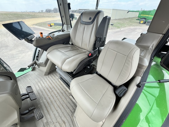 2024 John Deere 8R 370 Tractor