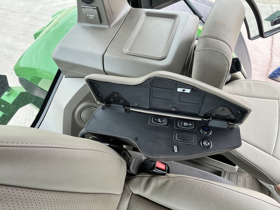 2024 John Deere 8R 370 Tractor