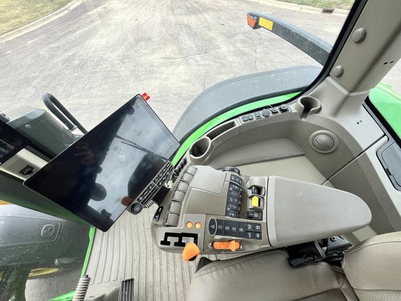 2024 John Deere 8R 370 Tractor