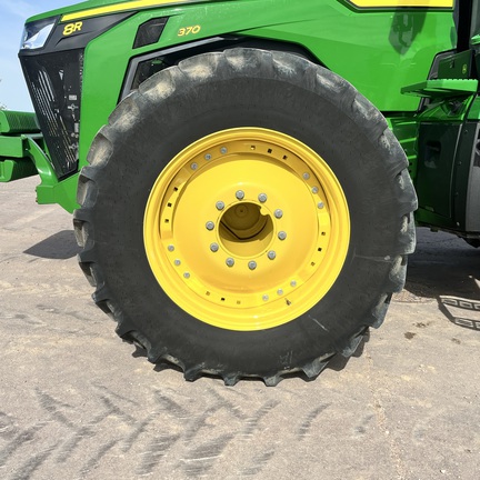 2024 John Deere 8R 370 Tractor