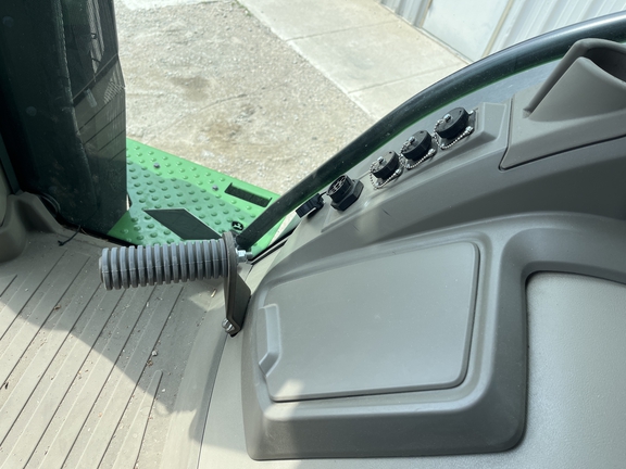 2022 John Deere 8R 410 Tractor