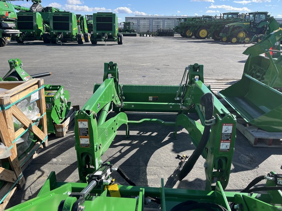 2022 John Deere 440R Loader