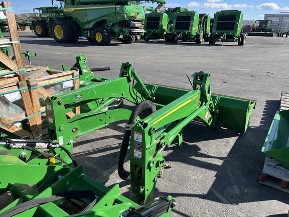 2022 John Deere 440R Loader