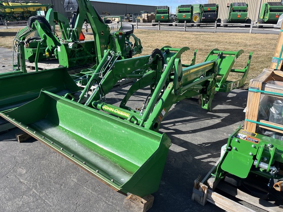 2022 John Deere 440R Loader