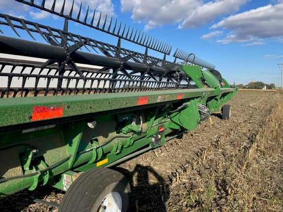 2019 John Deere 745FD Header Combine