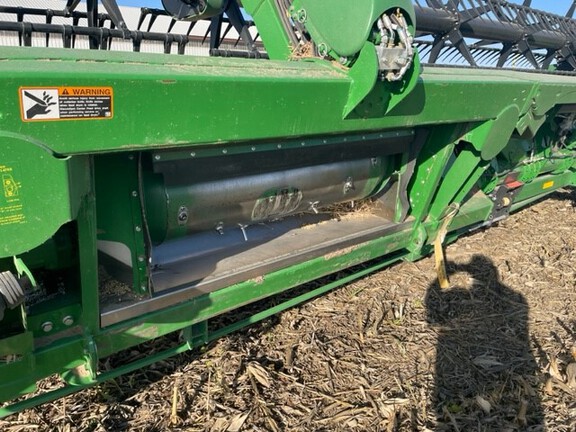 2019 John Deere 745FD Header Combine