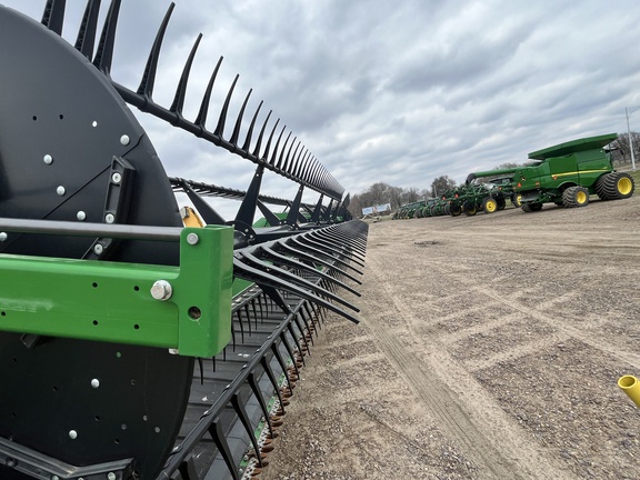2019 John Deere 745FD Header Combine