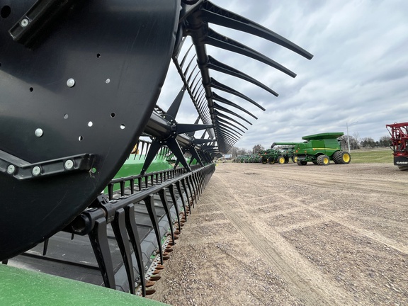 2019 John Deere 745FD Header Combine