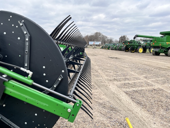 2019 John Deere 745FD Header Combine