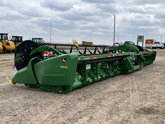 2019 John Deere 745FD Header Combine
