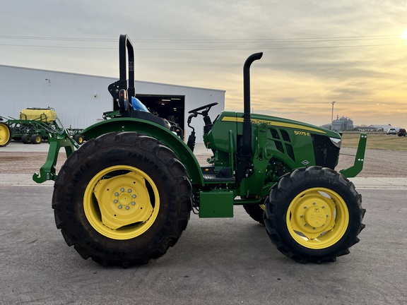 2024 John Deere 5075E Tractor