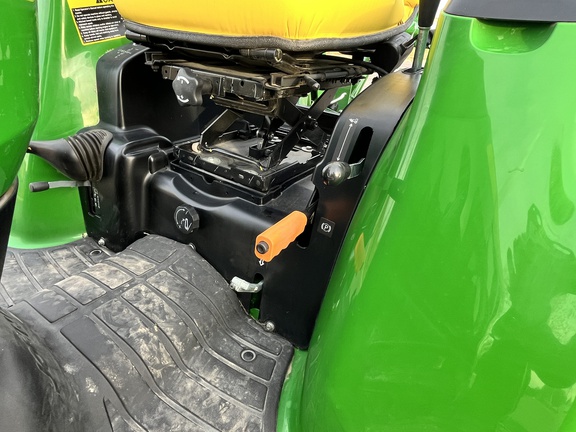 2024 John Deere 3046R Tractor Compact