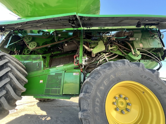 2020 John Deere S790 Combine