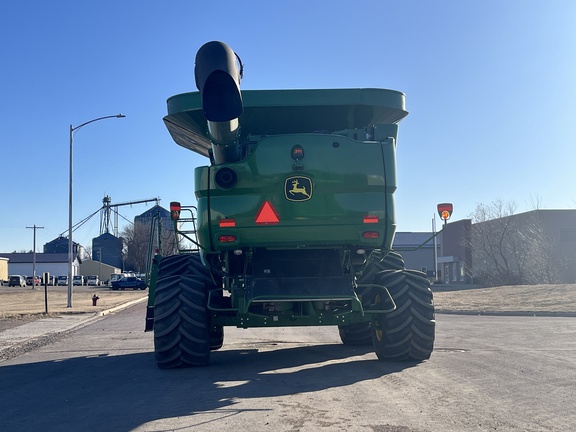 2020 John Deere S790 Combine