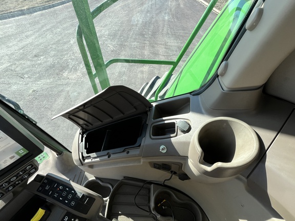 2020 John Deere S790 Combine