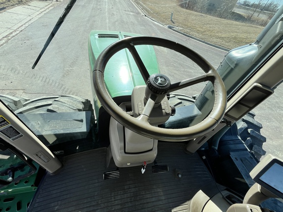 2012 John Deere 9560R Tractor 4WD