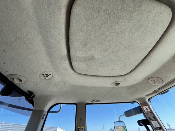 2012 John Deere 9560R Tractor 4WD