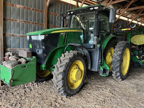 2017 John Deere 7210R Tractor