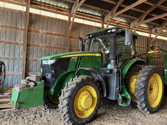 2017 John Deere 7210R Tractor