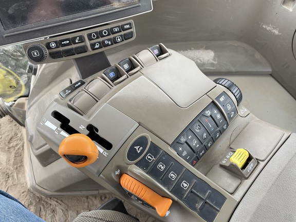 2022 John Deere 8RT 370 Tractor Rubber Track