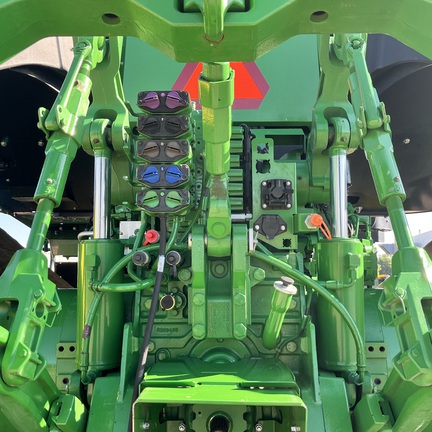 2022 John Deere 8RT 370 Tractor Rubber Track