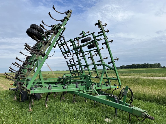 1997 John Deere 980 Field Cultivator