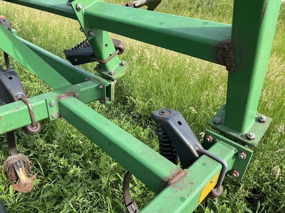 1997 John Deere 980 Field Cultivator